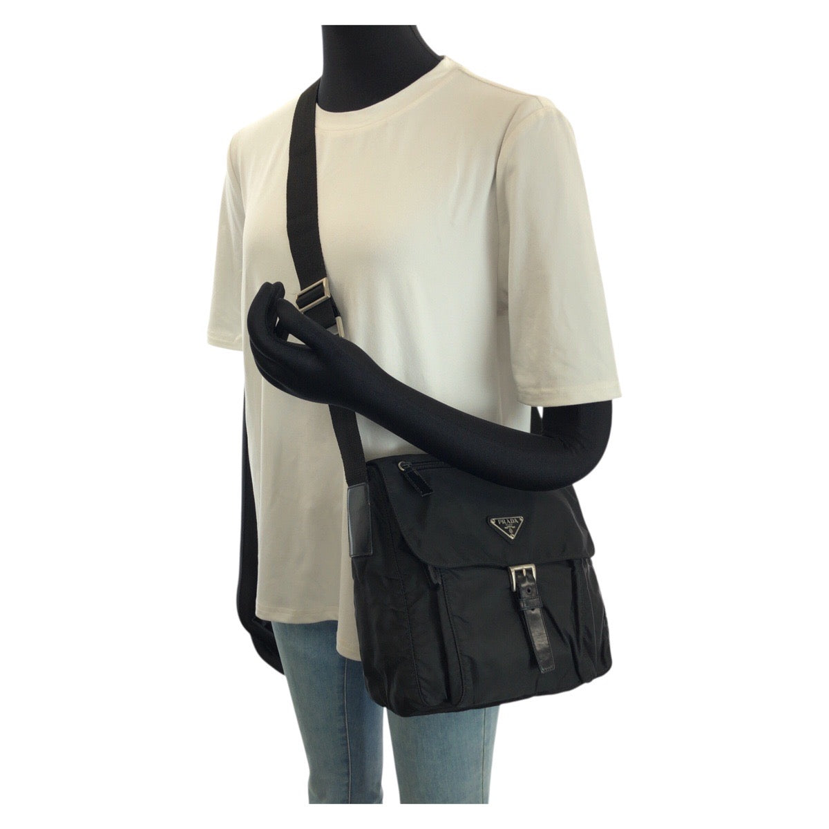 25183
PRADA プラダ テスート 三角ロゴプレート ブラック 黒 シルバー金具 ナイロン / レザー ショルダーバッグ メッセンジャーバッグ レディース ABP38