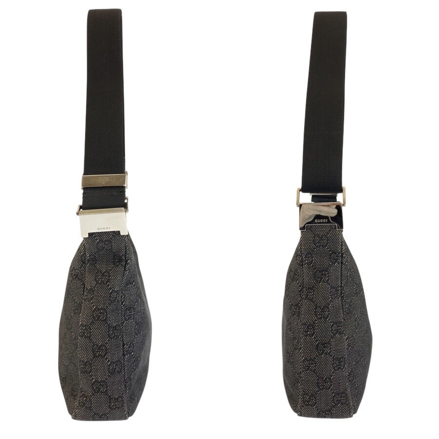 25207
GUCCI グッチ ブラック 黒 シルバー金具 GGキャンバス 35098 ショルダーバッグ ポシェット レディース A42