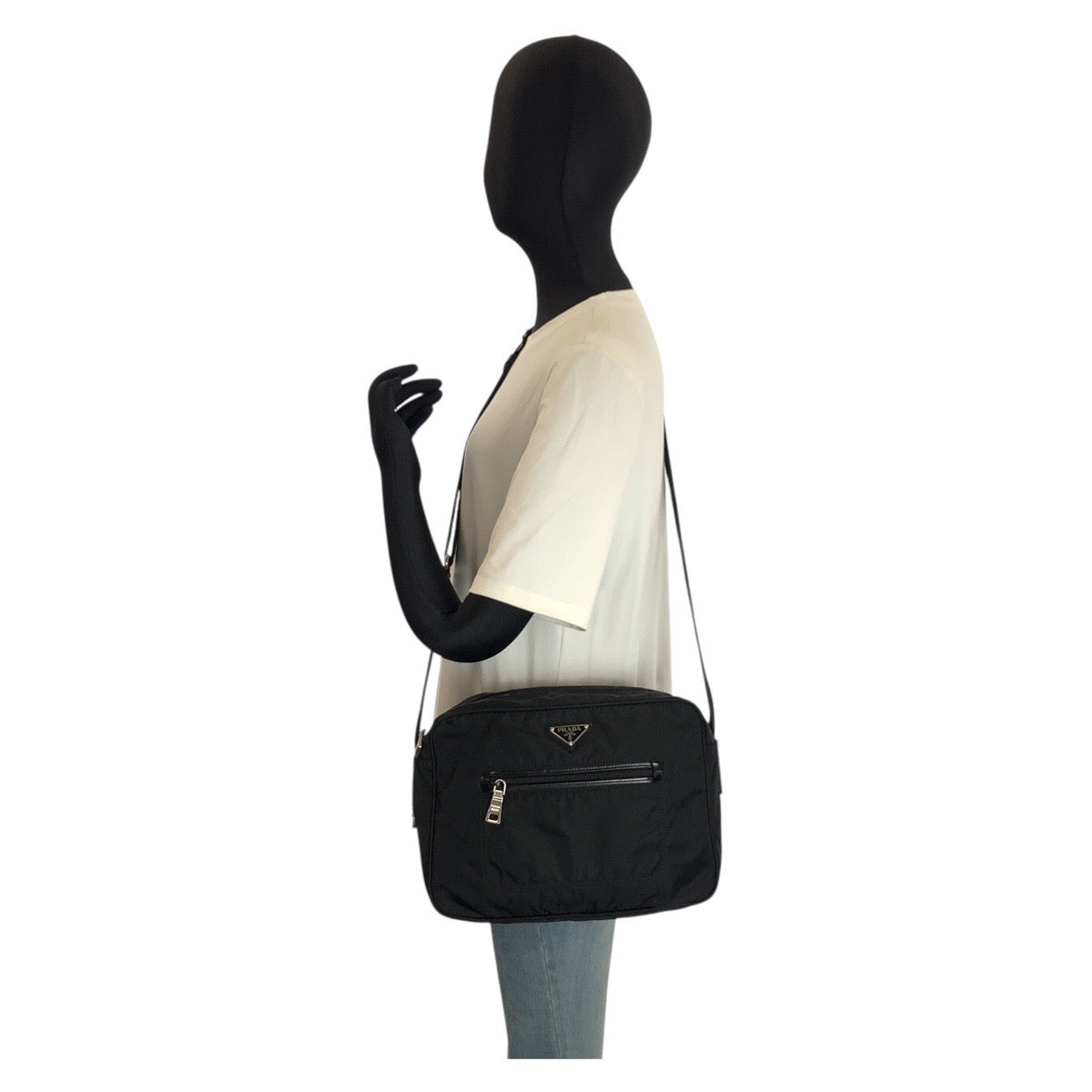 25266
PRADA プラダ テスート 三角ロゴプレート ブラック 黒 シルバー金具 ナイロン ショルダーバッグ ポシェット レディース ABP42