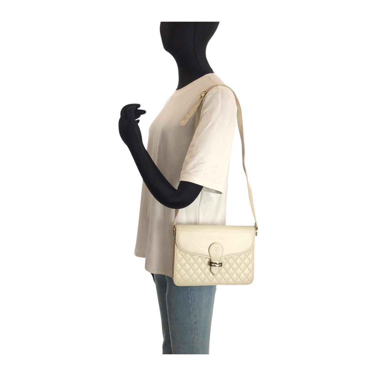 25278
YVES SAINT LAURENT イヴ サンローラン YSL キルティング ホワイト ゴールド金具 レザー ショルダーバッグ レディース ABP35