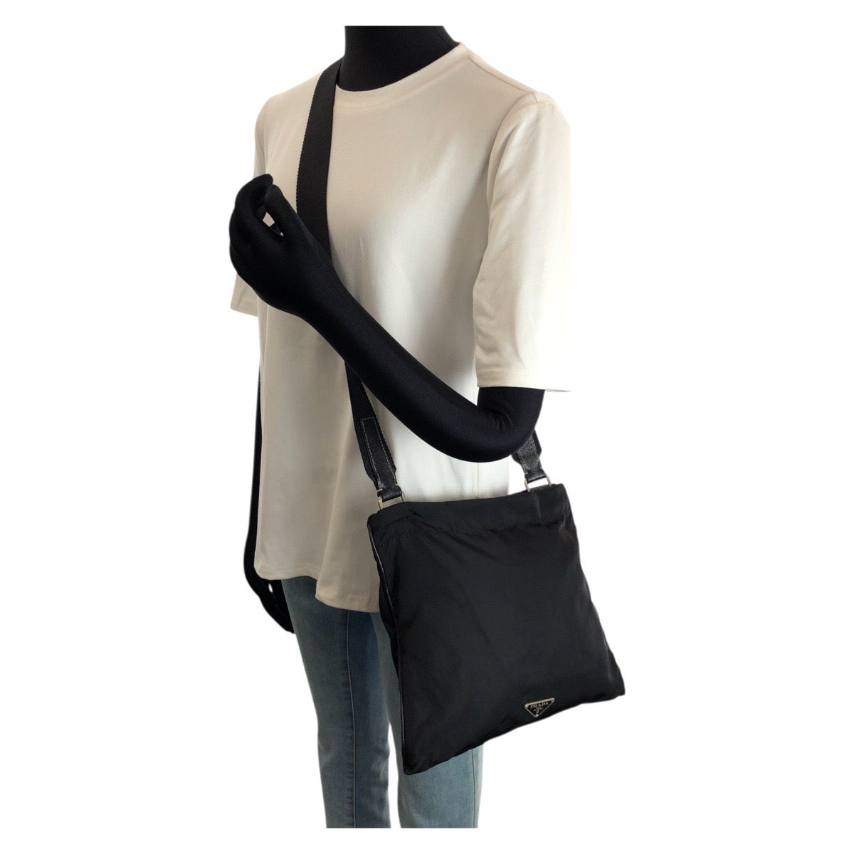 25286
PRADA プラダ テスート 三角ロゴプレート ブラック 黒 シルバー金具 ナイロン / レザー ショルダーバッグ メッセンジャーバッグ レディース ABP35
