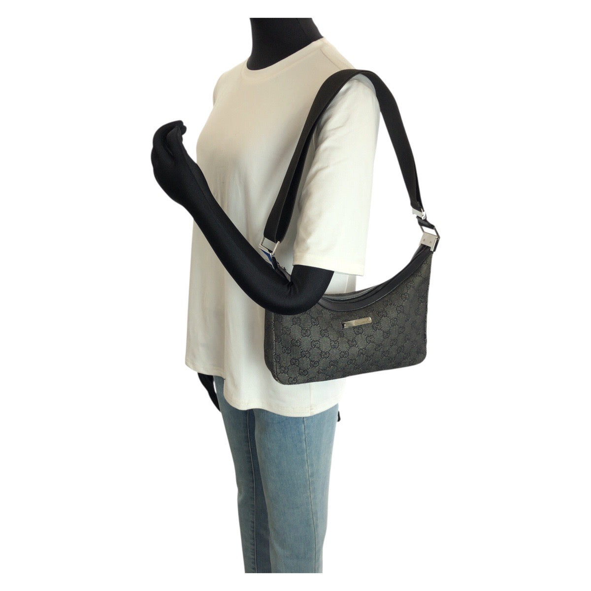 25292
GUCCI グッチ ブラック 黒 シルバー金具 GGキャンバス / レザー 35098 ショルダーバッグ レディース ABP35