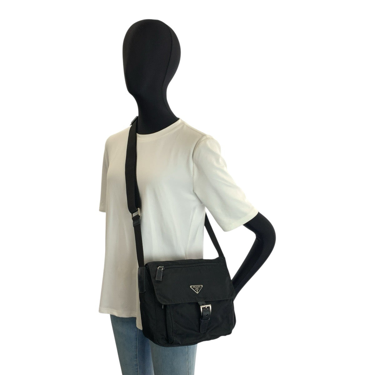 25321
PRADA プラダ テスート 三角ロゴプレート ブラック 黒 シルバー金具 ナイロン ショルダーバッグ メッセンジャーバッグ レディース AB37