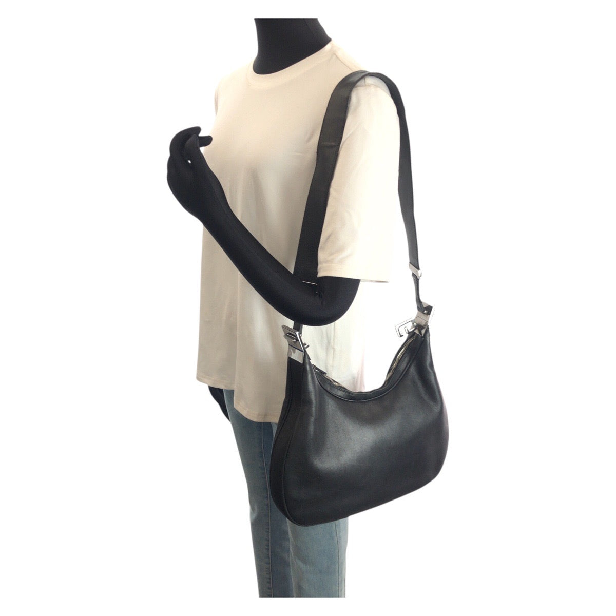 25322
GUCCI グッチ ホーボー ブラック 黒 シルバー金具 レザー 001 3315 ショルダーバッグ レディース ABP37