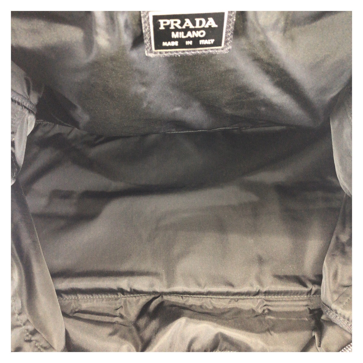 25323
PRADA プラダ テスート サフィアーノ 三角ロゴプレート ブラック 黒 シルバー金具 ナイロン / レザー ボストンバッグ トラベルバッグ メンズ ABP56