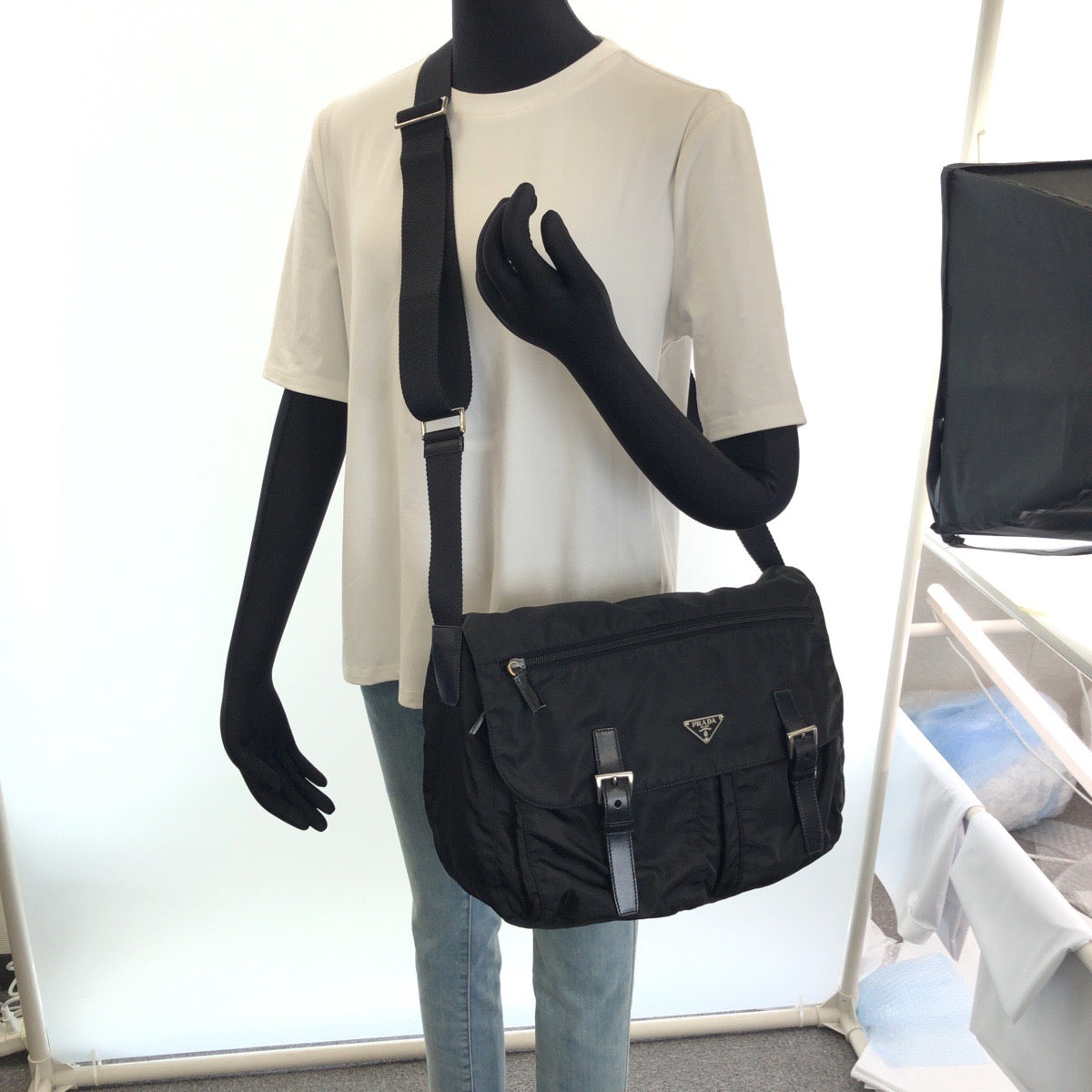 25330
PRADA プラダ テスート 三角ロゴプレート ブラック 黒 シルバー金具 ナイロン / レザー ショルダーバッグ メッセンジャーバッグ レディース AB30