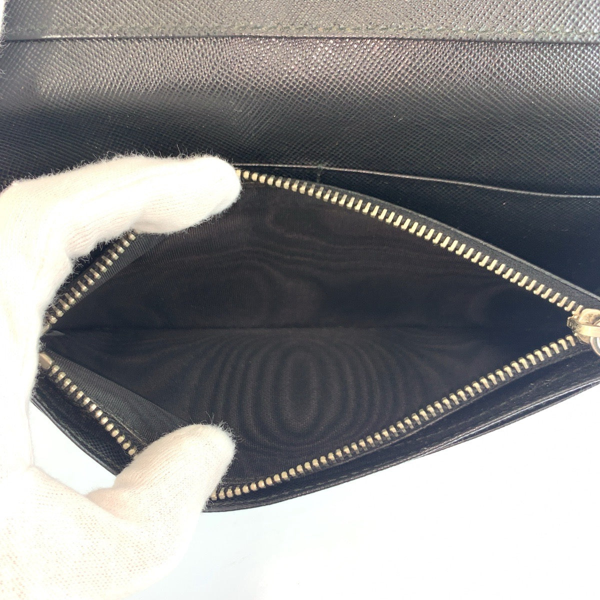 25349
PRADA プラダ サフィアーノ ブラック 黒 シルバー金具 レザー 長財布 ロングウォレット メンズ AB16