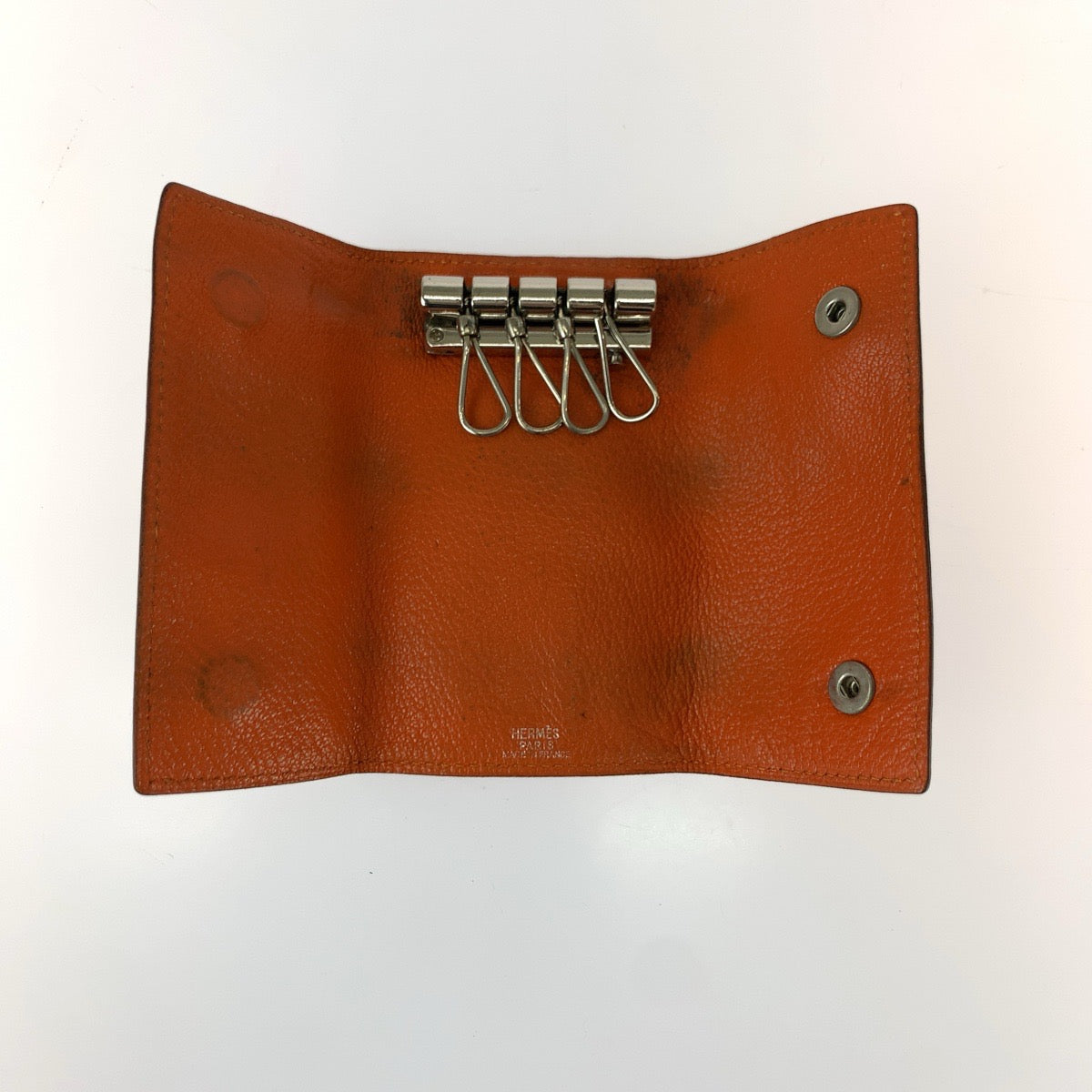 25364
HERMES エルメス セリエ エテュイクレ4 オレンジ シルバー金具 レザー キーケース 4連 □D刻印 レディース AB8