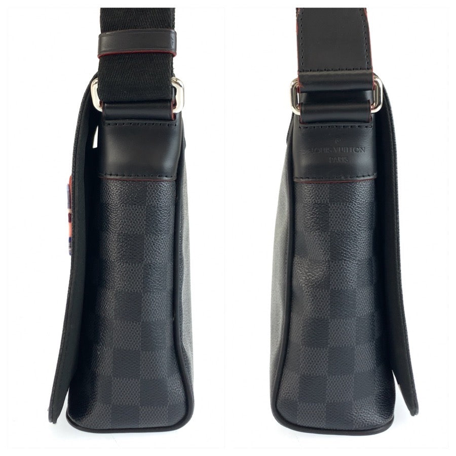 25378
LOUIS VUITTON ルイヴィトン ダミエ グラフィット ディストリクト PM NM ブラック マルチカラー PVC N40040 ショルダーバッグ メッセンジャーバッグ メンズ ABP110