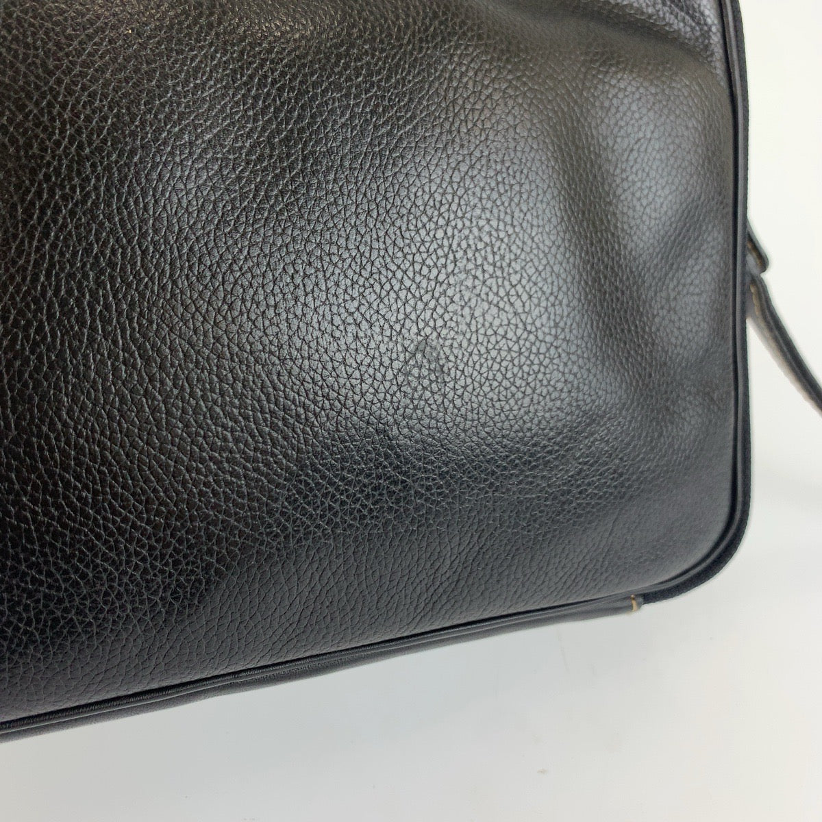 25383
Dunhill ダンヒル ブラック 黒 ゴールド金具 レザー クラッチバッグ セカンドバッグ メンズ ABP14