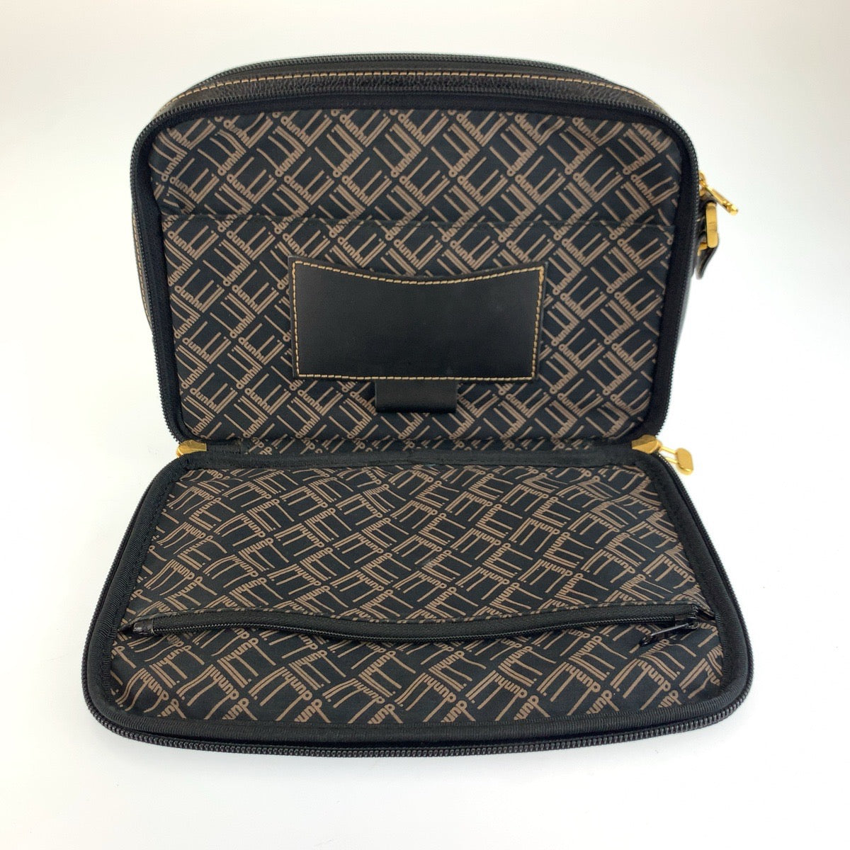 25383
Dunhill ダンヒル ブラック 黒 ゴールド金具 レザー クラッチバッグ セカンドバッグ メンズ ABP14
