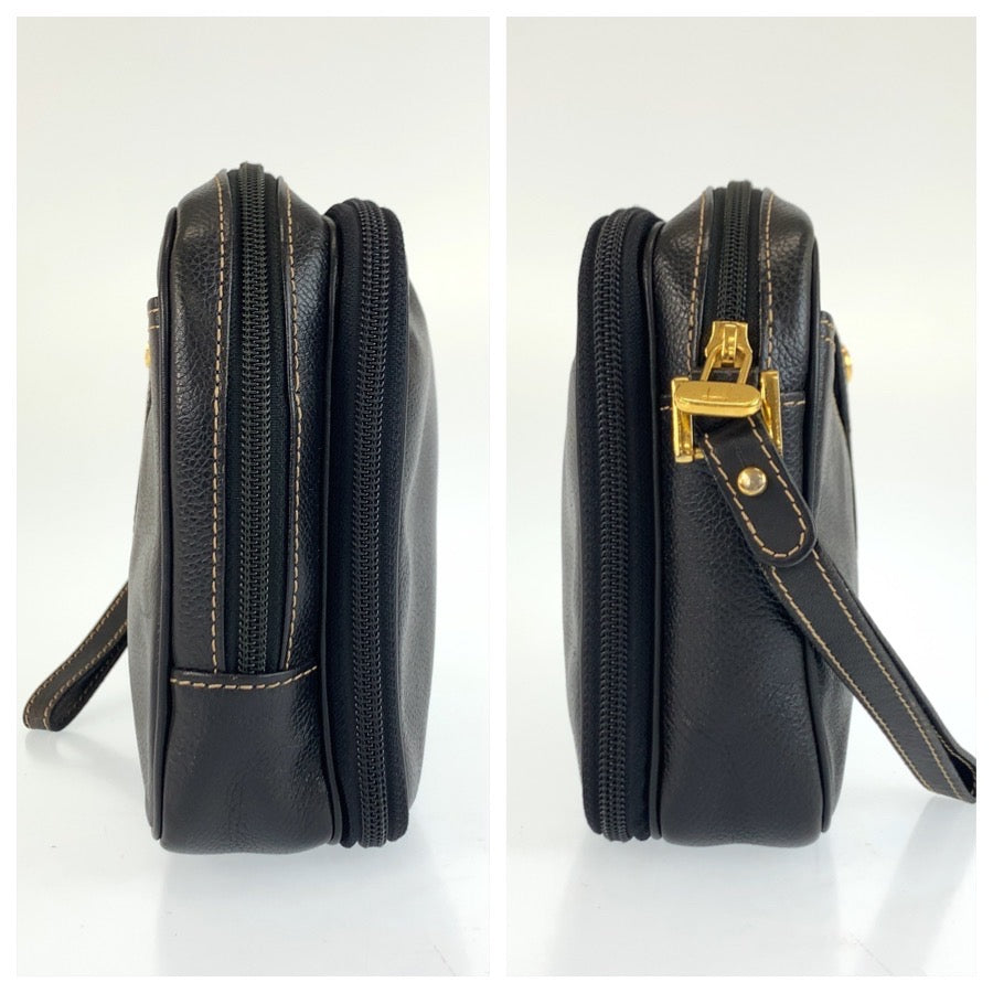 25383
Dunhill ダンヒル ブラック 黒 ゴールド金具 レザー クラッチバッグ セカンドバッグ メンズ ABP14