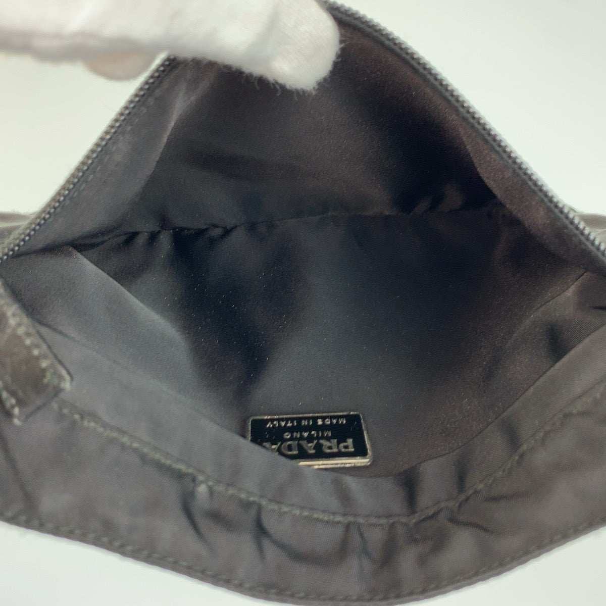 25384
PRADA プラダ テスート 三角ロゴプレート ブラック 黒 シルバー金具 ナイロン ショルダーバッグ メッセンジャーバッグ レディース AB28