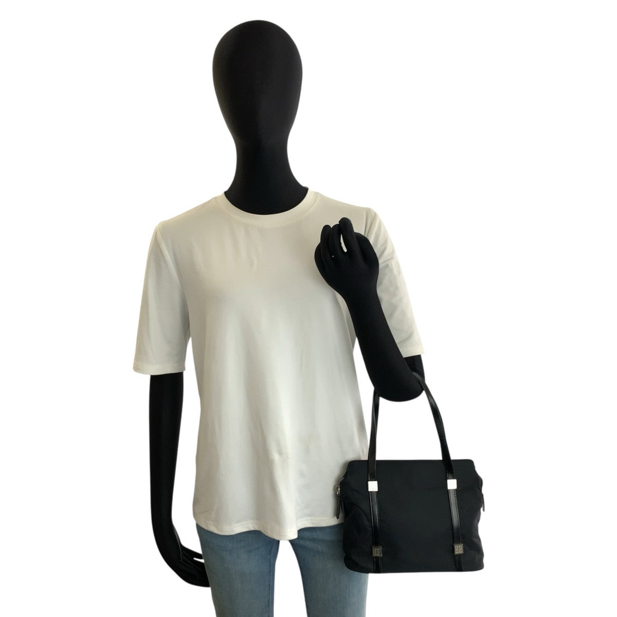 25396
GIVENCHY ジバンシィ ブラック 黒 シルバー金具 ナイロン / レザー トートバッグ ハンドバッグ レディース ABP14
