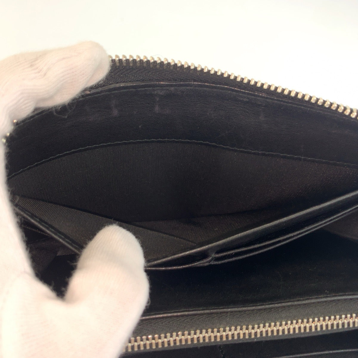 25399
JIMMY CHOO ジミーチュウ スターエンボス ブラック 黒 シルバー金具 レザー 長財布 ロングウォレット 男女兼用 メンズ ABP21