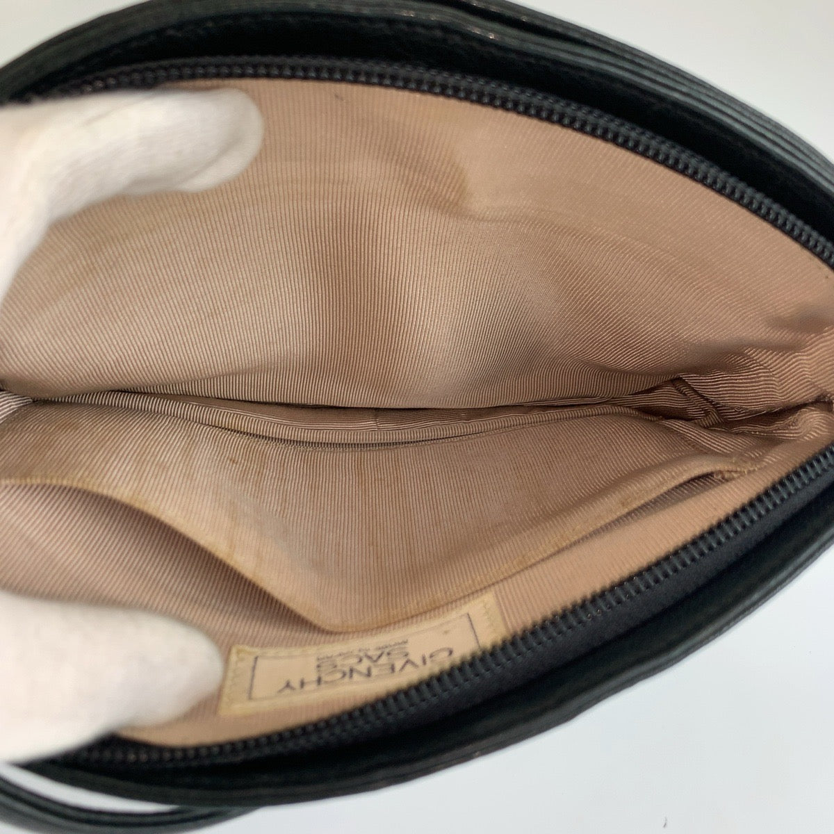 25437
GIVENCHY ジバンシィ ヴィンテージ グリーン レザー ショルダーバッグ ポシェット レディース ABP14