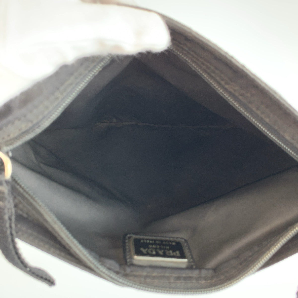 25467
PRADA プラダ テスート 三角ロゴプレート ブラック 黒 シルバー金具 ナイロン ショルダーバッグ メッセンジャーバッグ レディース AB28