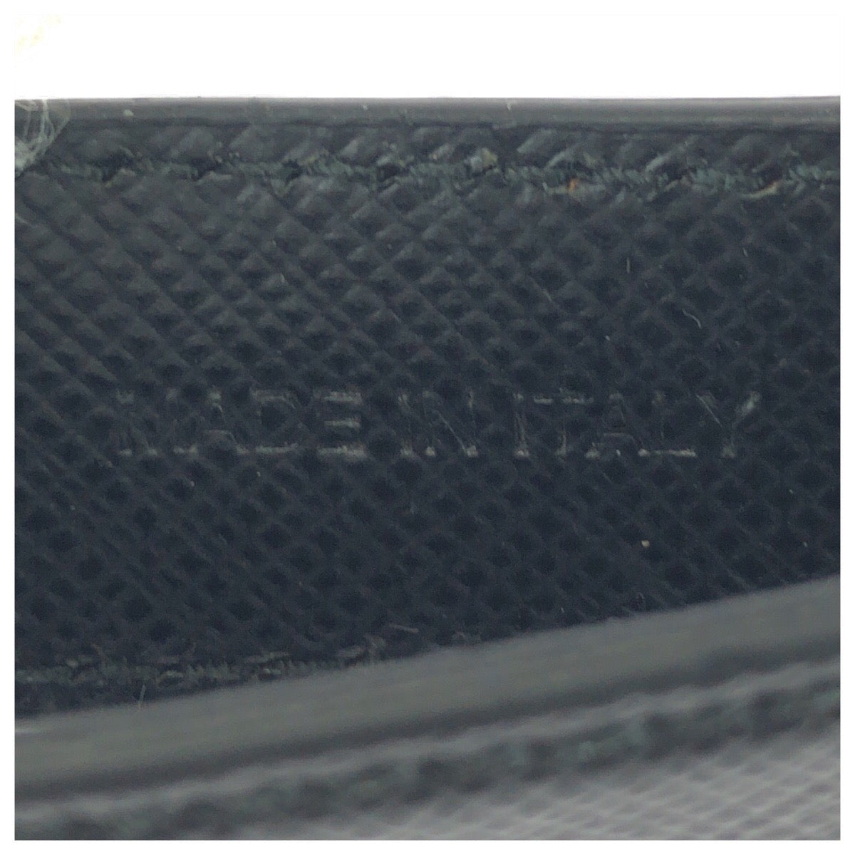 25509
PRADA プラダ サフィアーノ ブラック 黒 シルバー金具 レザー キーリング メンズ ABP16
