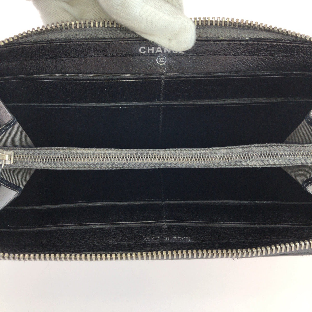 25515
CHANEL シャネル ココマーク ブラック 黒 シルバー金具 キャビアスキン 長財布 ラウンドファスナー レディース AB14