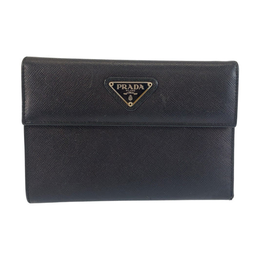 25516
PRADA プラダ 三角ロゴプレート サフィアーノ ブラック 黒 シルバー金具 レザー 折り財布 コンパクトウォレット レディース ABP16