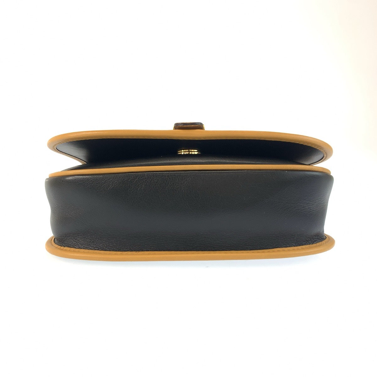 25520
CELINE セリーヌ ヴィンテージ ブラック 黒 ブラウン ゴールド金具 レザー M06 ショルダーバッグ ポシェット レディース ABP28