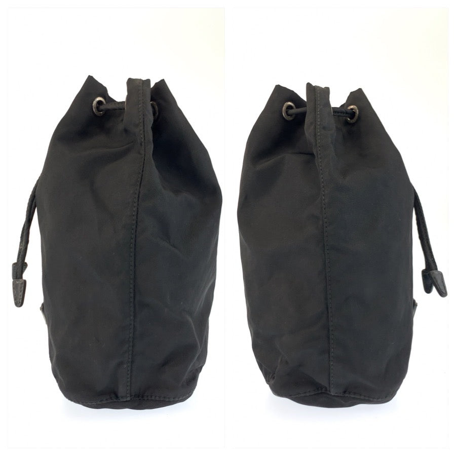 25526
PRADA プラダ テスート 三角ロゴプレート ブラック 黒 シルバー金具 ナイロン 巾着ポーチ レディース B14