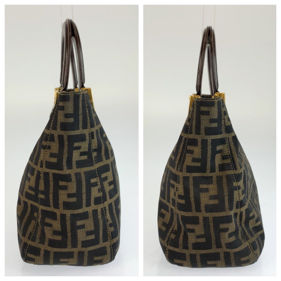 25540
FENDI フェンディ ズッカ ブラウン ゴールド金具 キャンバス トートバッグ ハンドバッグ レディース AB49