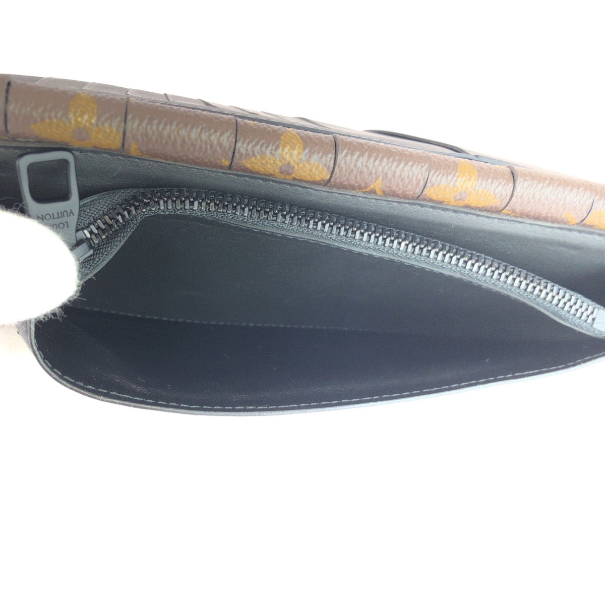 25552
LOUIS VUITTON ルイヴィトン モノグラムソーラーレイ ポルトフォイユ ブラザ ヒンジ ブラウン PVC M67449 長財布 ロングウォレット メンズ SA70