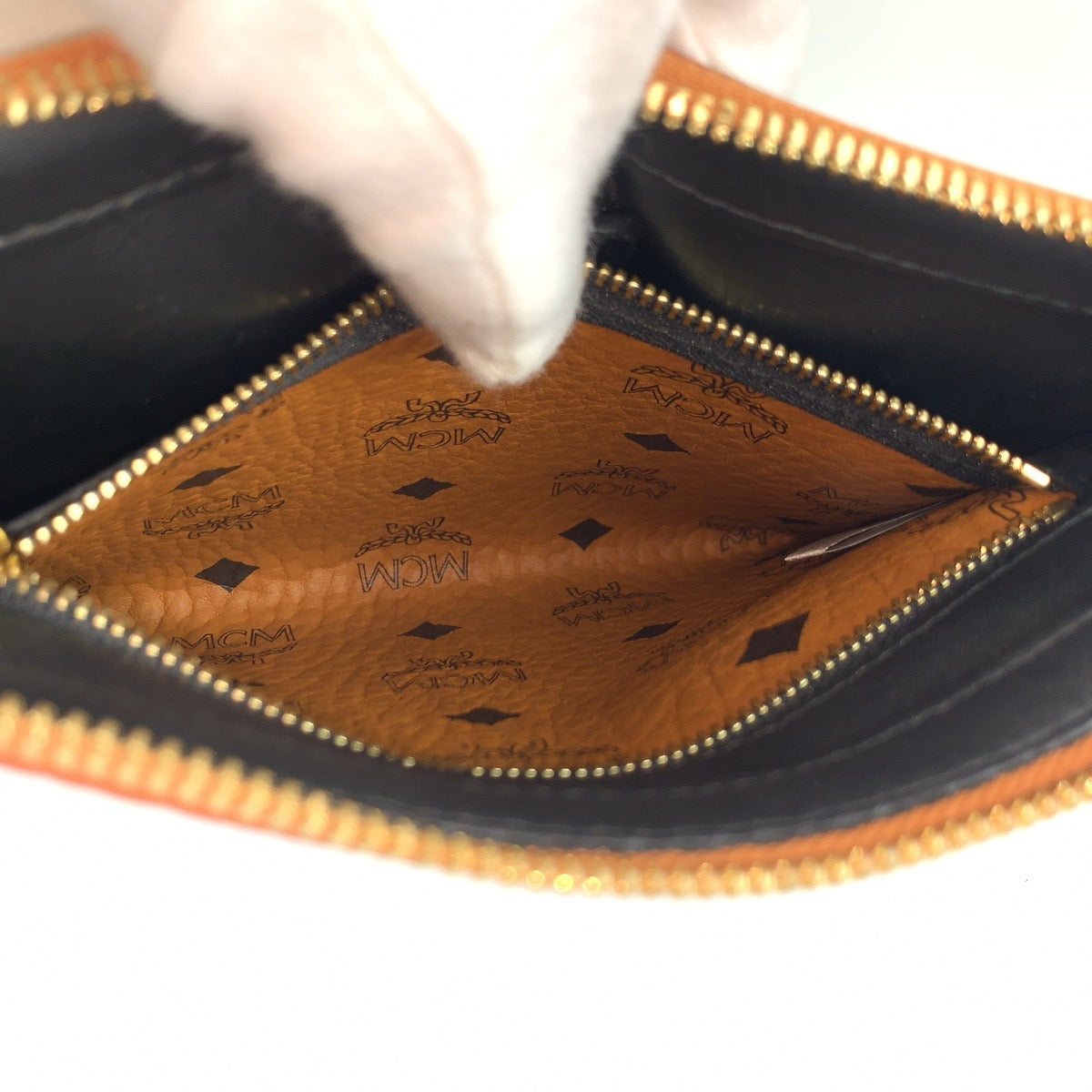 25560
MCM エム シー エム ヴィセトス ブラウン ゴールド金具 レザー クラッチバッグ セカンドバッグ メンズ A30