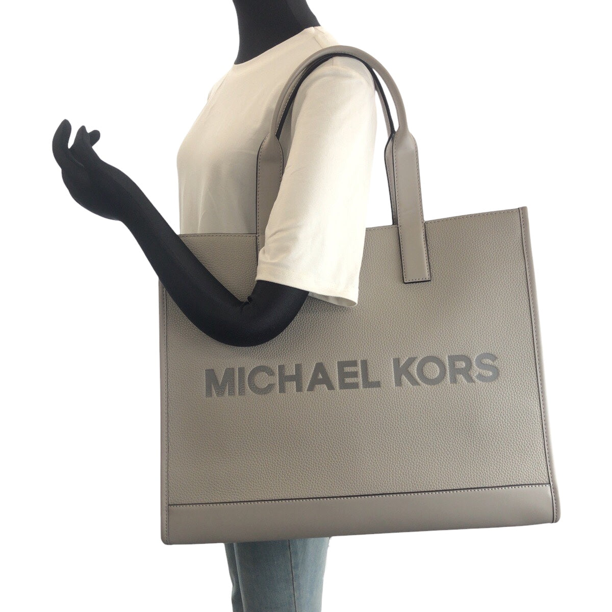 25562
Michael Kors マイケルコース COOPER エンボスロゴ ペブル グレー シルバー金具 レザー トートバッグ ショルダーバッグ レディース A20