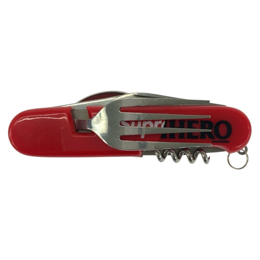 25581
Supreme シュプリーム Hobo Tool アンタイヒーロー レッド ホワイト シルバー プラスチック マルチツール ナイフ フォーク スプーン 栓抜き メンズ N21