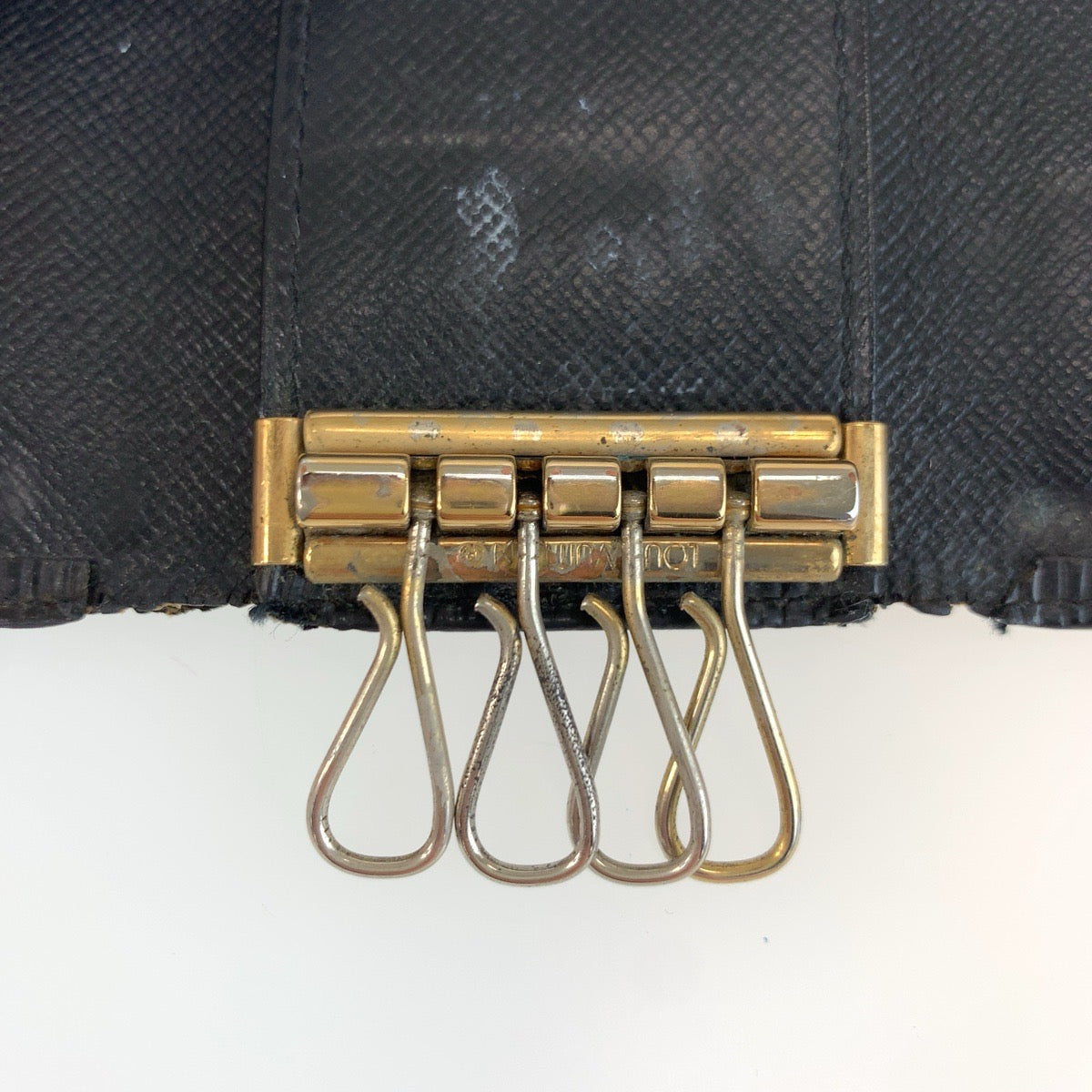 25605
LOUIS VUITTON ルイ ヴィトン エピ ミュルティクレ4 ブラック 黒 ゴールド金具 レザー M63822 キーケース 4連 メンズ AB1