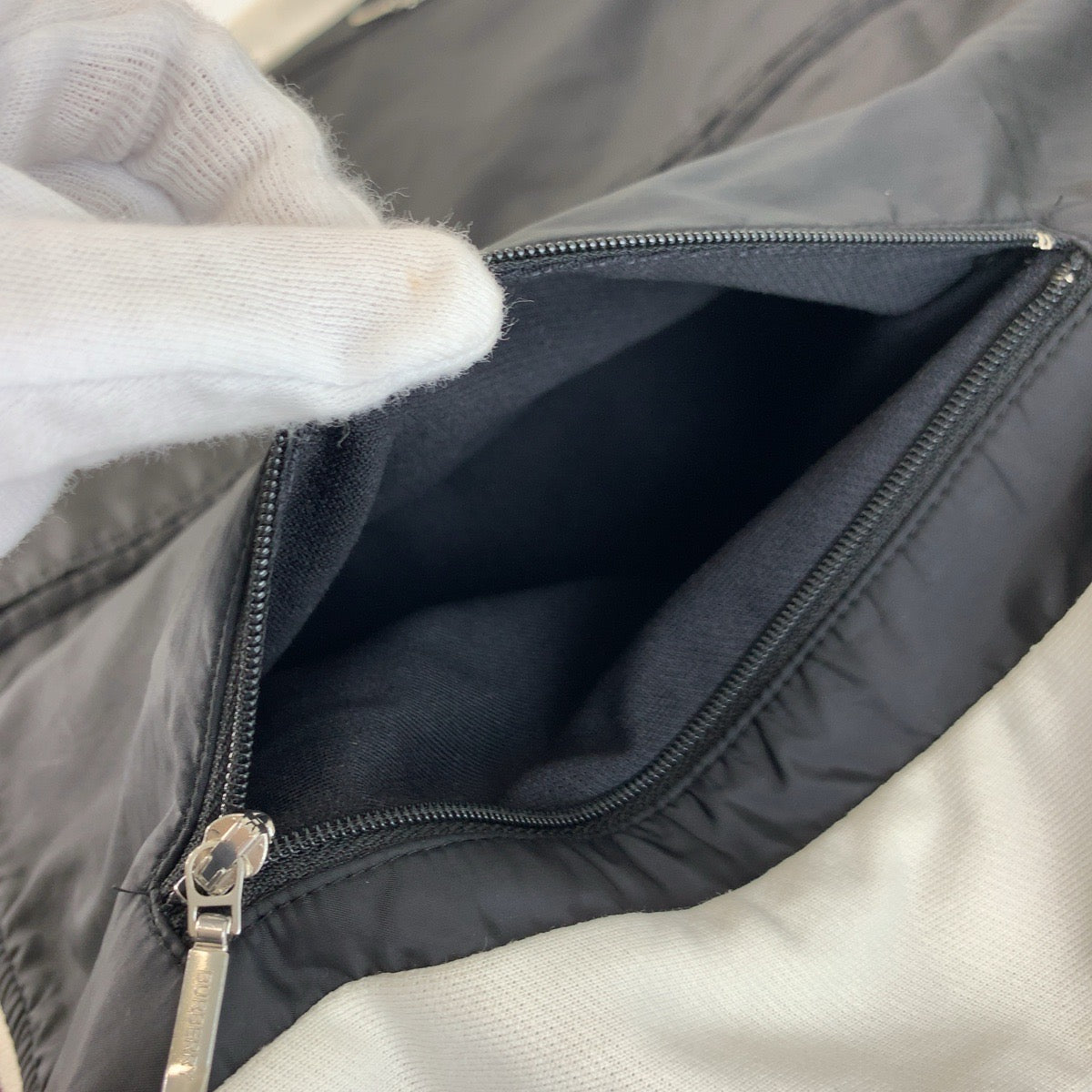 25625
BURBERRY BLACK LABEL バーバリーブラックレーベル サイズ2 ブラック ホワイト ポリエステル / コットン / ポリウレタン ジャージ トラックジャケット メンズ AB10