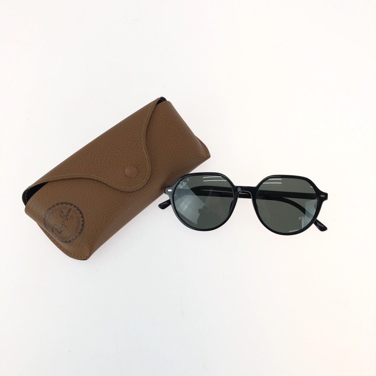 25628
Ray-Ban レイバン THALIA ブラック 黒 シルバー金具 プラスチック RB2195F サングラス 男女兼用 ラウンド レディース ABP16