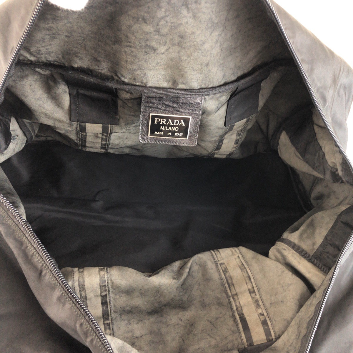25633
PRADA プラダ テスート 三角ロゴプレート ブラック 黒 シルバー金具 ナイロン / レザー ボストンバッグ 旅行バッグ 男女兼用 レディース ABP58