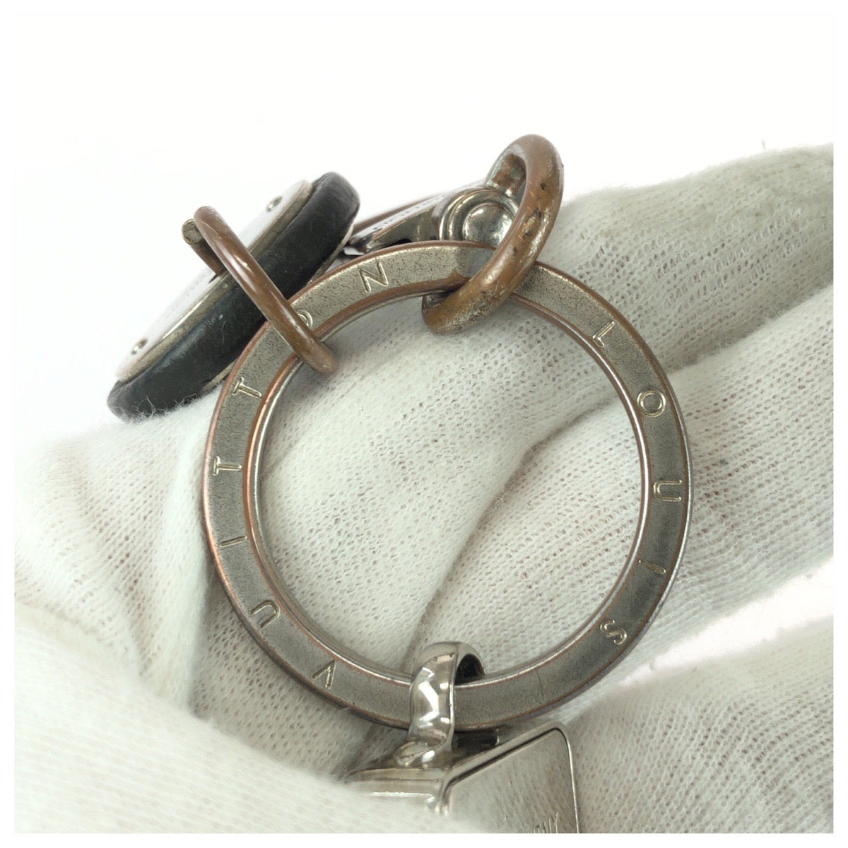 25646
LOUIS VUITTON ルイヴィトン タイガ ポルトクレ ネオLVクラブ ブラック 黒 シルバー金具 レザー / メタル キーリング キーホルダー メンズ B7