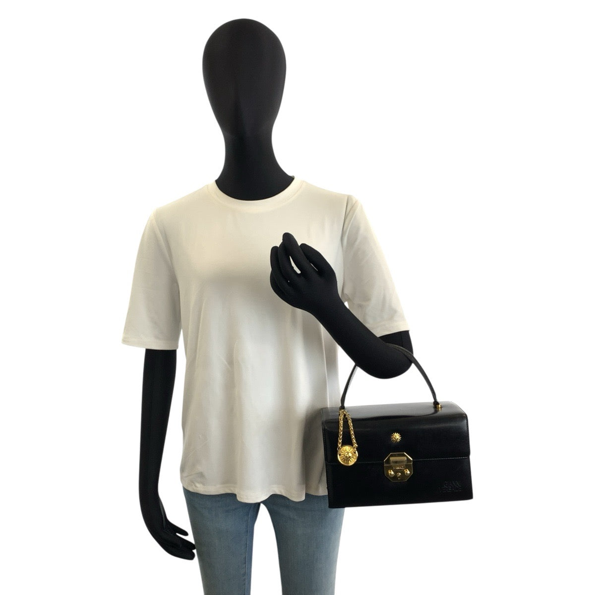 25650
VERSACE ヴェルサーチ サンバースト ブラック 黒 ゴールド金具 パテントレザー ハンドバッグ バニティバッグ レディース ABP35