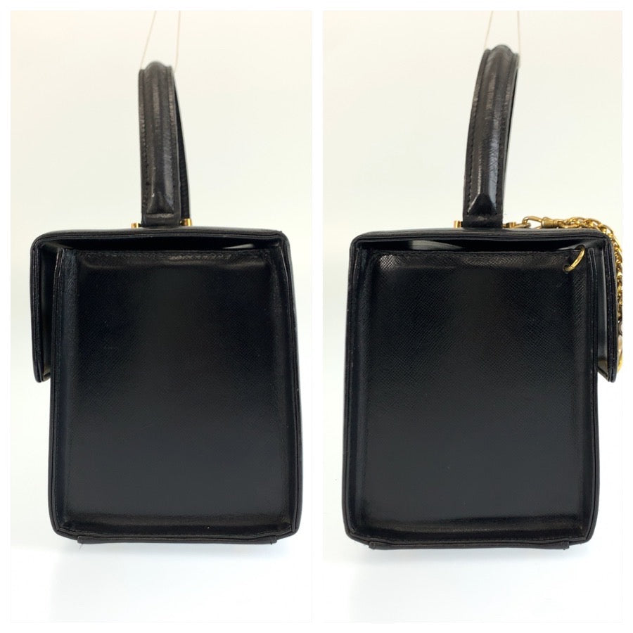 25650
VERSACE ヴェルサーチ サンバースト ブラック 黒 ゴールド金具 パテントレザー ハンドバッグ バニティバッグ レディース ABP35