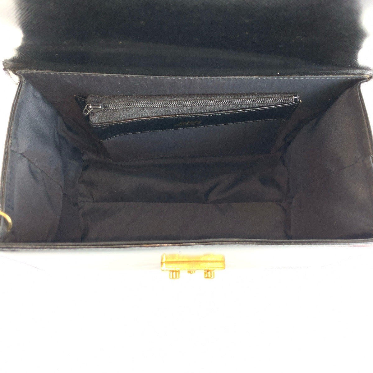 25650
VERSACE ヴェルサーチ サンバースト ブラック 黒 ゴールド金具 パテントレザー ハンドバッグ バニティバッグ レディース ABP35