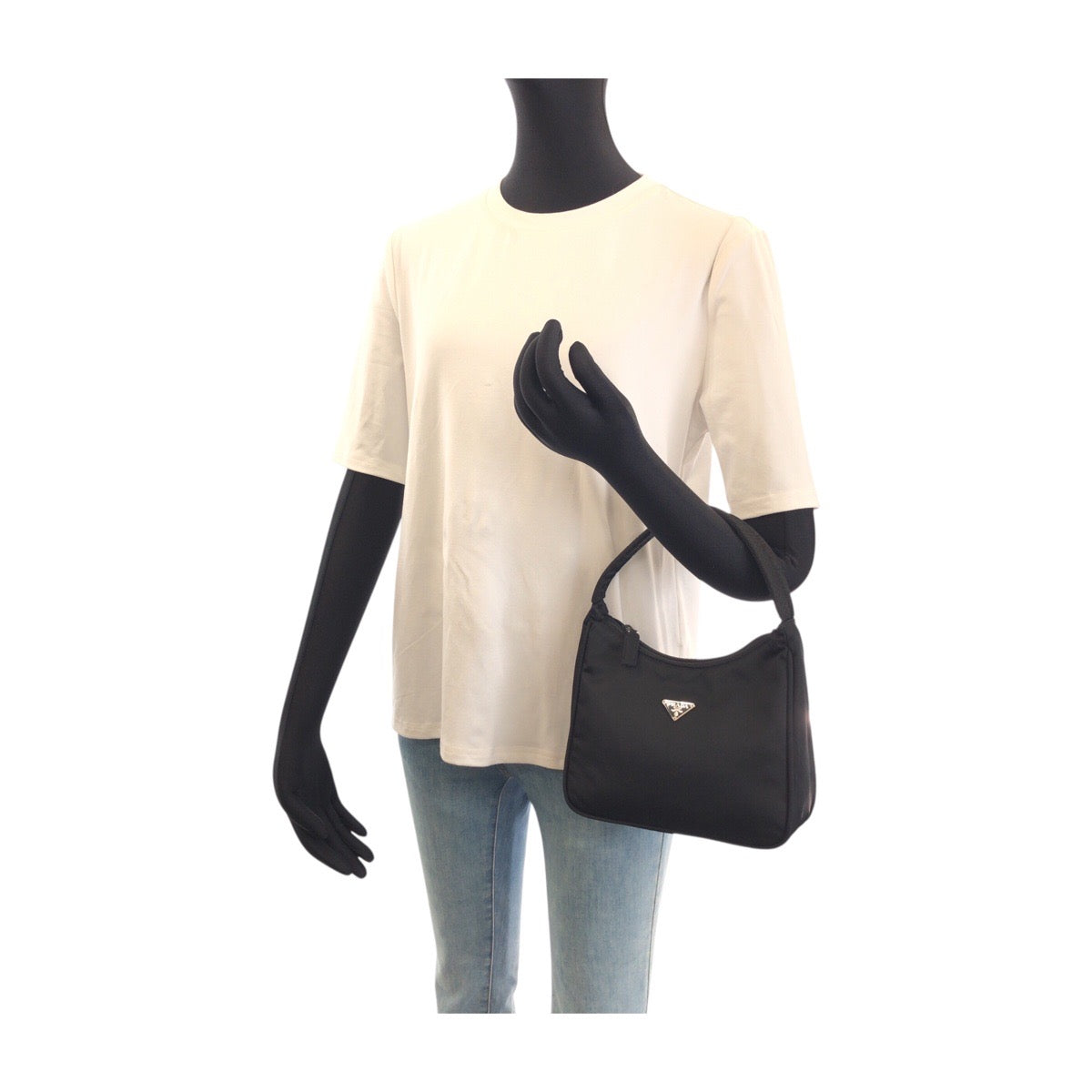 25652
PRADA プラダ テスート 三角ロゴプレート ホーボー ブラック 黒 シルバー金具 ナイロン ハンドバッグ アクセサリーポーチ レディース A56
