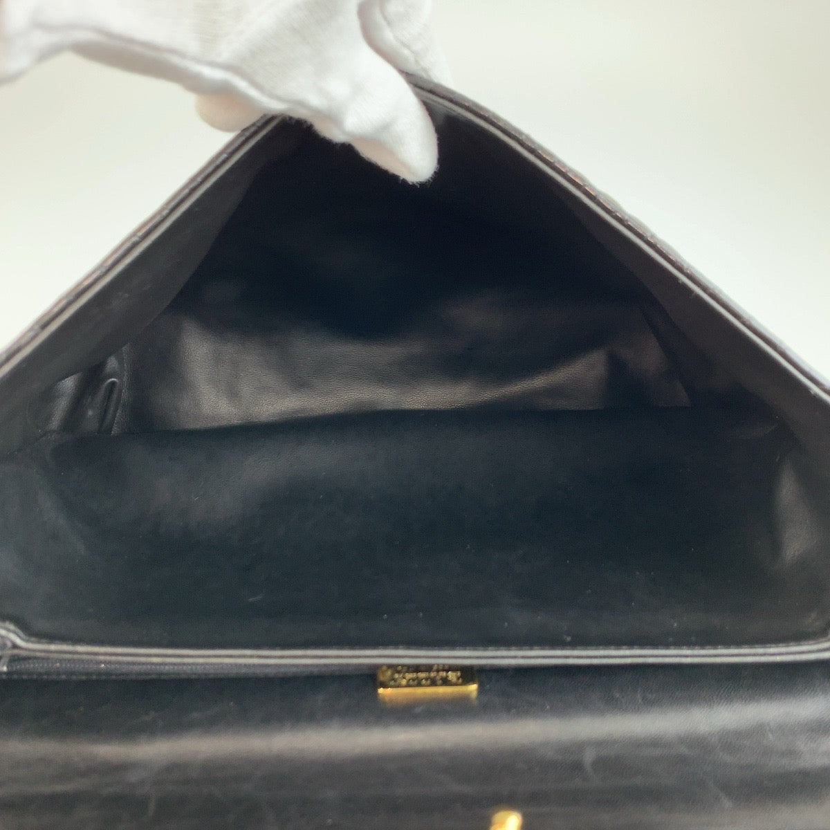 25661
BALLY バリー ヴィンテージ キルティング ブラック 黒 ゴールド金具 レザー ハンドバッグ レディース ABP21