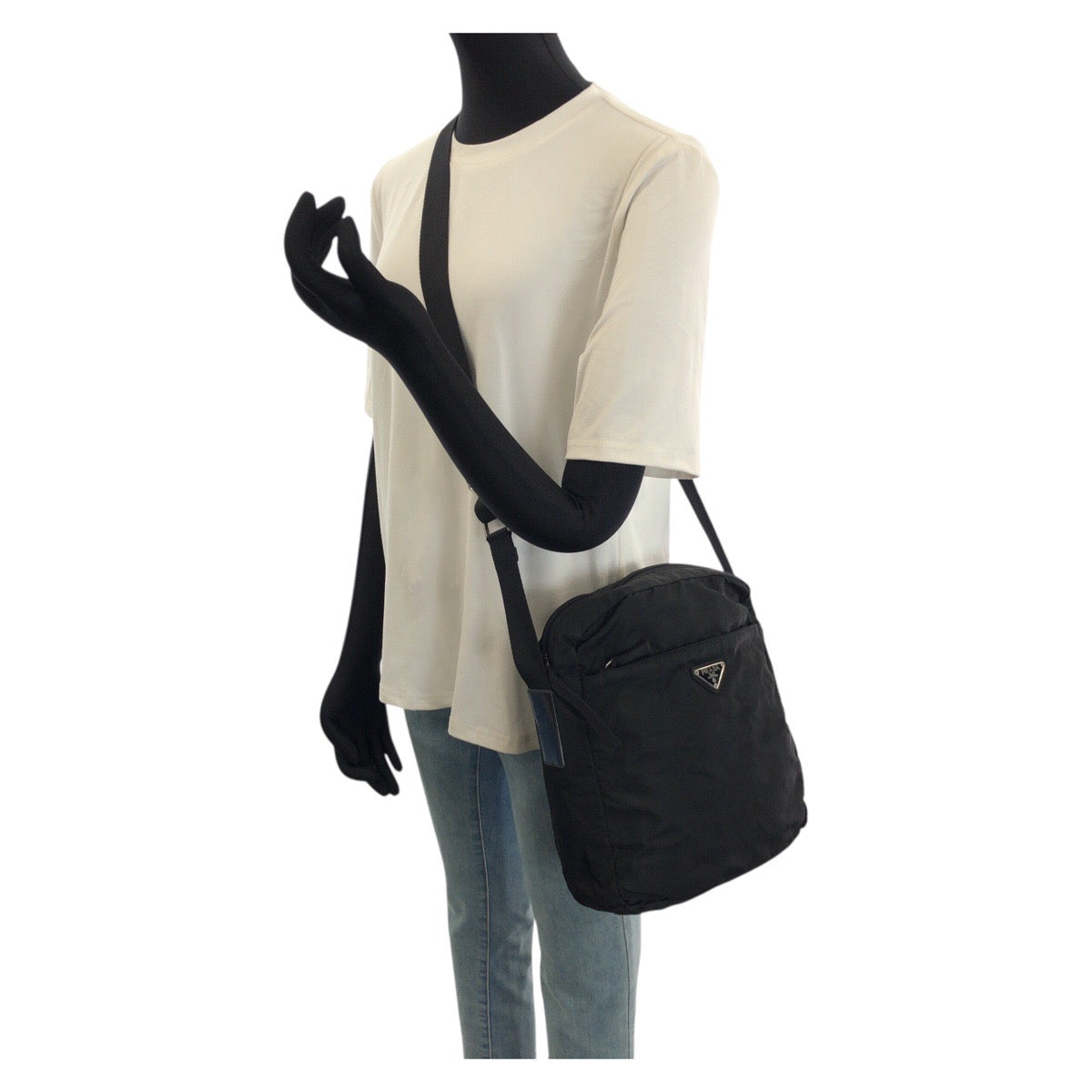 25664
PRADA プラダ テスート 三角ロゴプレート ブラック 黒 シルバー金具 ナイロン ショルダーバッグ メッセンジャーバッグ レディース AB21