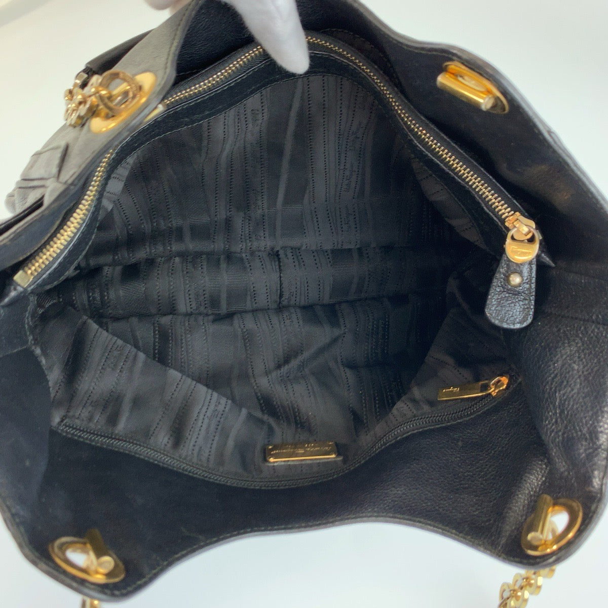 25673
Salvatore Ferragamo サルヴァトーレフェラガモ ガンチーニ ブラック 黒 ゴールド金具 レザー AB-21 B974 トートバッグ ショルダーバッグ レディース AB21