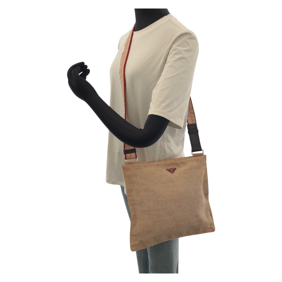 25681
PRADA プラダ 三角ロゴプレート ピンク レッド シルバー金具 キャンバス ショルダーバッグ メッセンジャーバッグ レディース AB28
