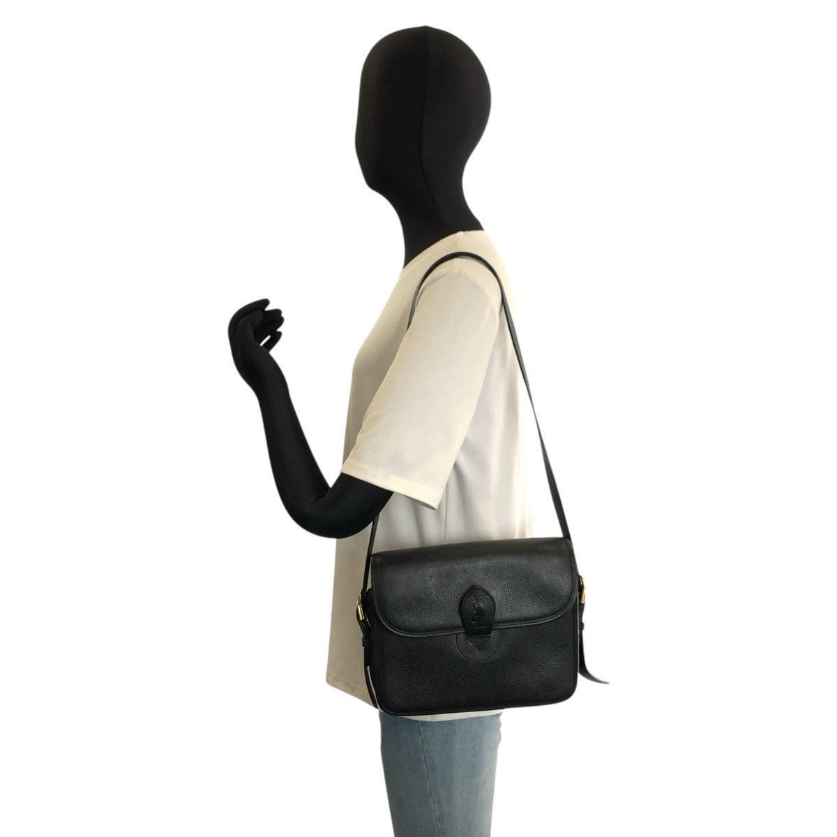 25687
YVES SAINT LAURENT イヴ サンローラン ヴィンテージ YSL ブラック 黒 ゴールド金具 レザー ショルダーバッグ ポシェット レディース ABP35