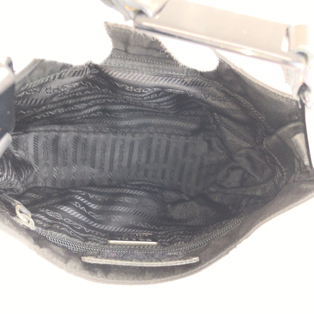 25688
PRADA プラダ テスート 三角ロゴプレート ブラック 黒 シルバー金具 ナイロン / レザー ショルダーバッグ レディース ABP28