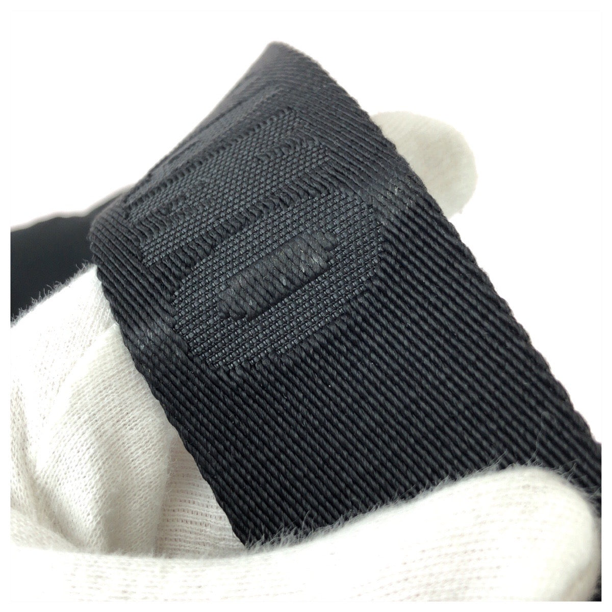 25689
Salvatore Ferragamo サルヴァトーレフェラガモ スポーツライン ブラック 黒 シルバー金具 ナイロン / レザー GA-248618 ショルダーバッグ 男女兼用 レディース A28