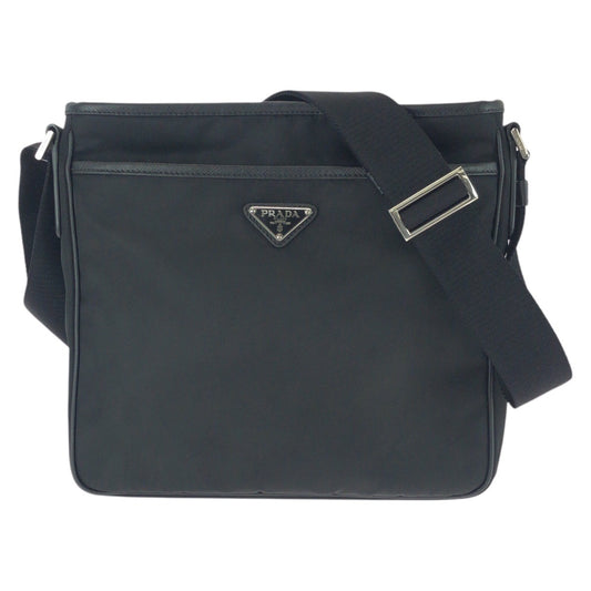 25731
PRADA プラダ テスート サフィアーノ 三角ロゴプレート ブラック 黒 シルバー金具 ナイロン / レザー ショルダーバッグ メッセンジャーバッグ メンズ A56
