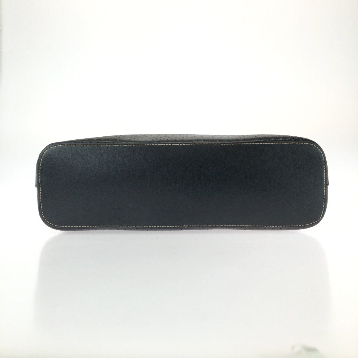 25732
PRADA プラダ 三角ロゴプレート ブラック 黒 シルバー金具 パンチングレザー トートバッグ レディース ABP42