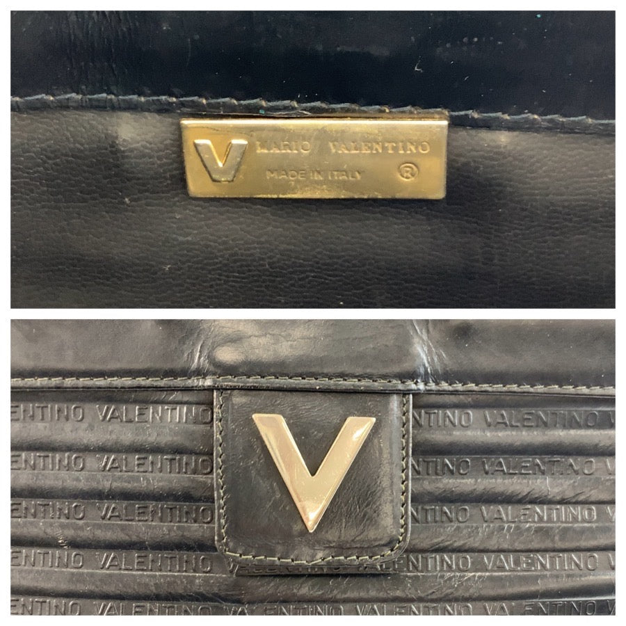 25742
MARIO VALENTINO マリオ ヴァレンティノ ロゴ型押し ブラック 黒 シルバー金具 レザー クラッチバッグ セカンドバッグ メンズ B5